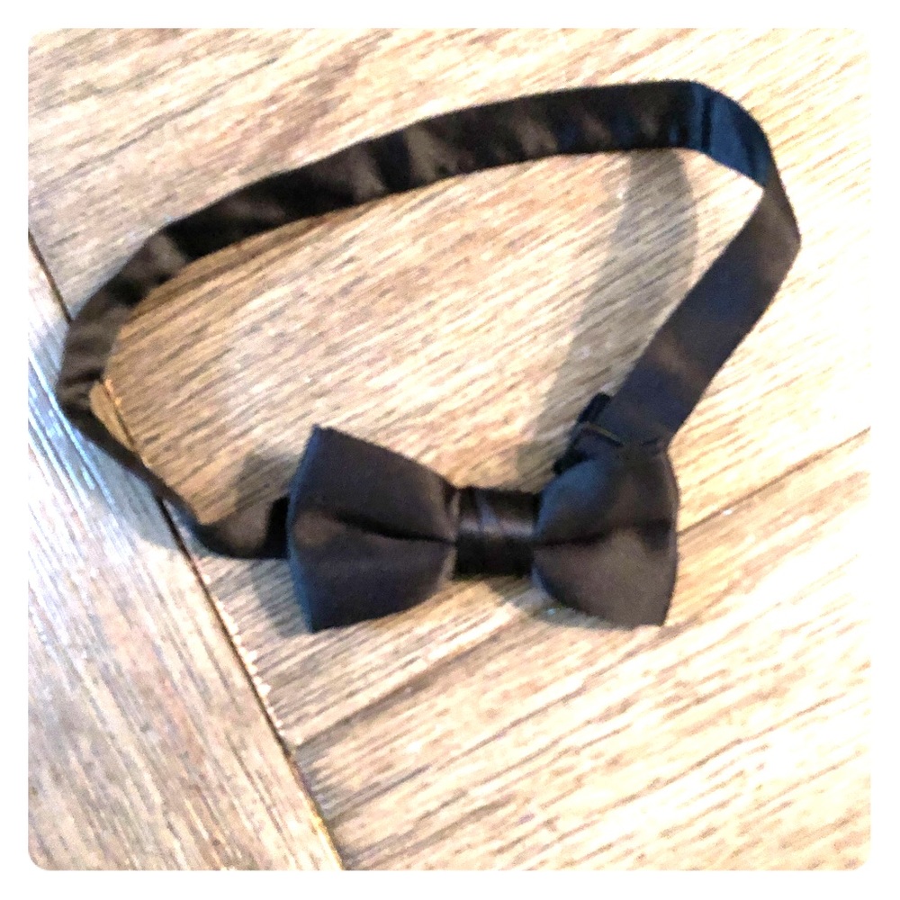 5/$20 Boys bow tie